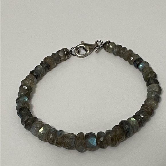 Labradorite Bracelet - Picture 10 of 14